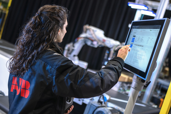 woman using screen tool